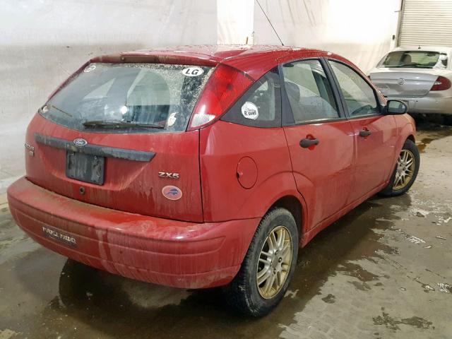 3FAFP37N75R105222 - 2005 FORD FOCUS ZX5 RED photo 4