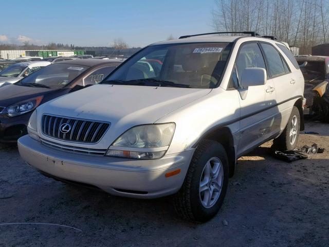 JTJHF10U120242810 - 2002 LEXUS RX 300 WHITE photo 2