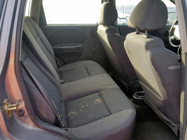 KL1TD666X6B676038 - 2006 CHEVROLET AVEO BASE ნაცრისფერი ფოტო 6