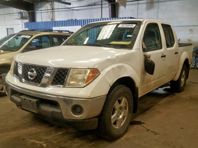 1N6AD07W68C436698 - 2008 NISSAN FRONTIER C WHITE photo 2