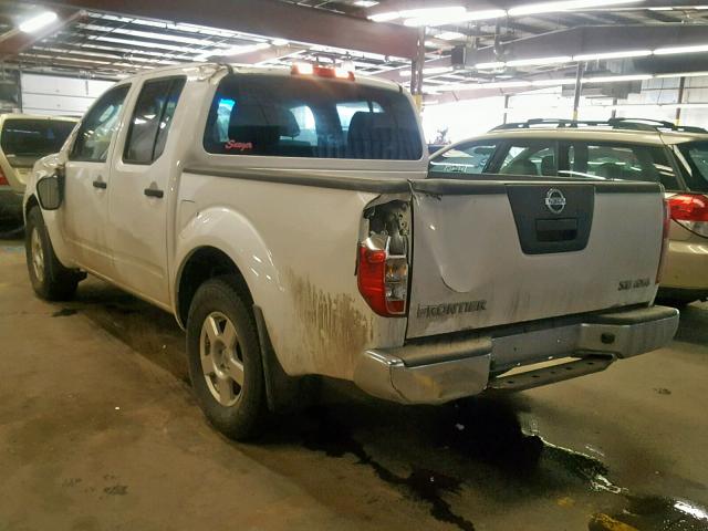 1N6AD07W68C436698 - 2008 NISSAN FRONTIER C WHITE photo 3