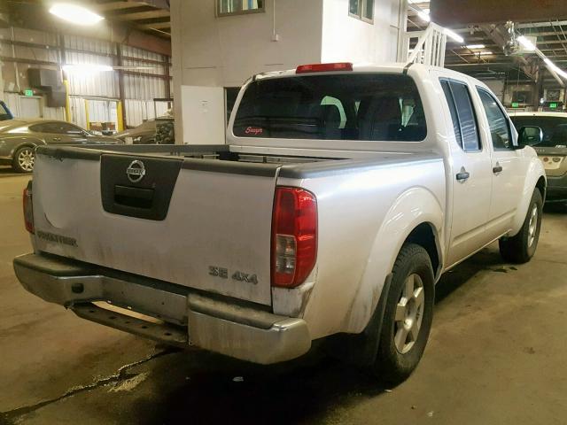 1N6AD07W68C436698 - 2008 NISSAN FRONTIER C WHITE photo 4