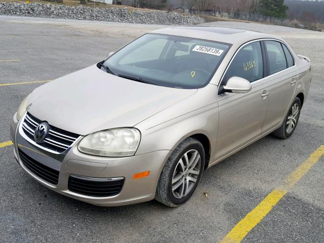 3VWSF71K16M727571 - 2006 VOLKSWAGEN JETTA 2.5 BEIGE photo 2