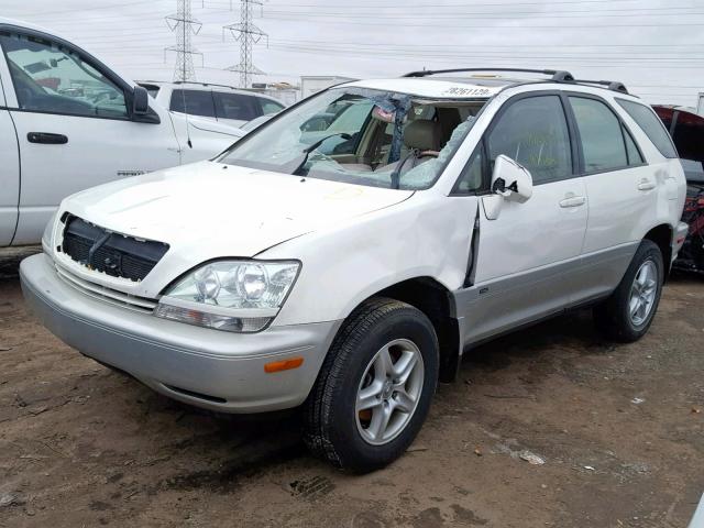 JTJHF10U910232654 - 2001 LEXUS RX 300 WHITE photo 2