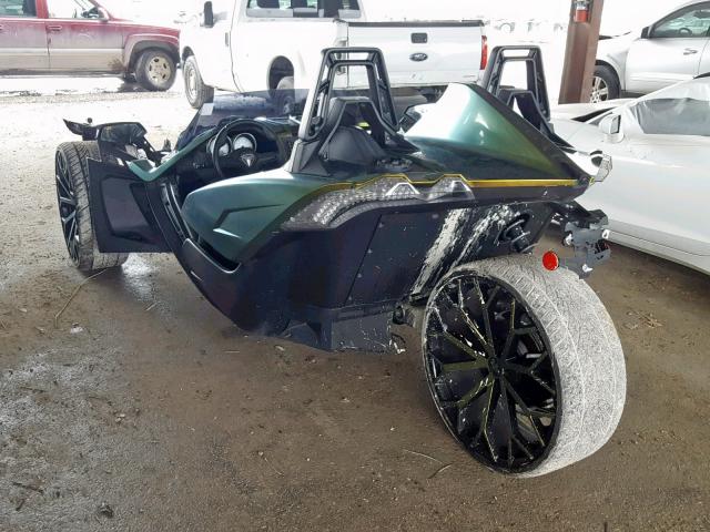 57XAAPFA3H8121135 - 2017 POLARIS SLINGSHOT GREEN photo 3