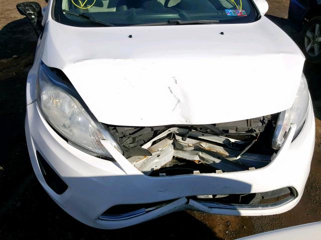 3FADP4AJXBM240979 - 2011 FORD FIESTA S WHITE photo 9