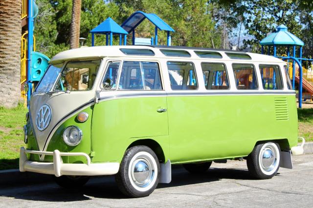 000000000BH272698 - 1972 VOLKSWAGEN BUS GREEN photo 2