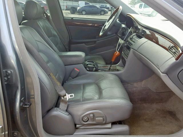 1G6KF57953U226480 - 2003 CADILLAC DEVILLE DT GRAY photo 5