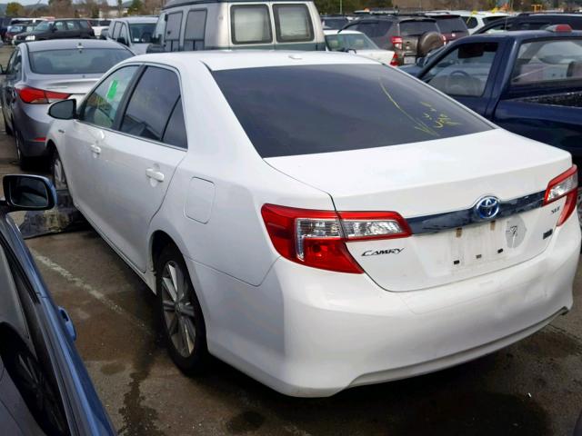 4T1BD1FK9CU061044 - 2012 TOYOTA CAMRY HYBR WHITE photo 3