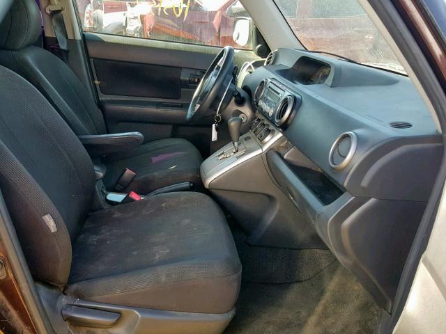 JTLKE50E881008067 - 2008 TOYOTA SCION XB 紫色 照片 5