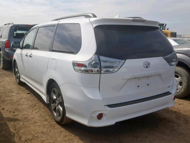 5TDXZ3DC5JS954073 - 2018 TOYOTA SIENNA SE WHITE photo 3