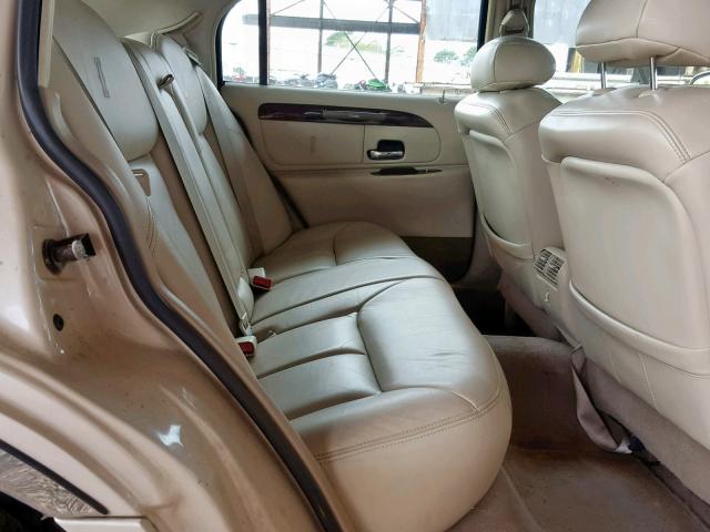 1LNHM83W8YY883991 - 2000 LINCOLN TOWN CAR C BEIGE photo 6