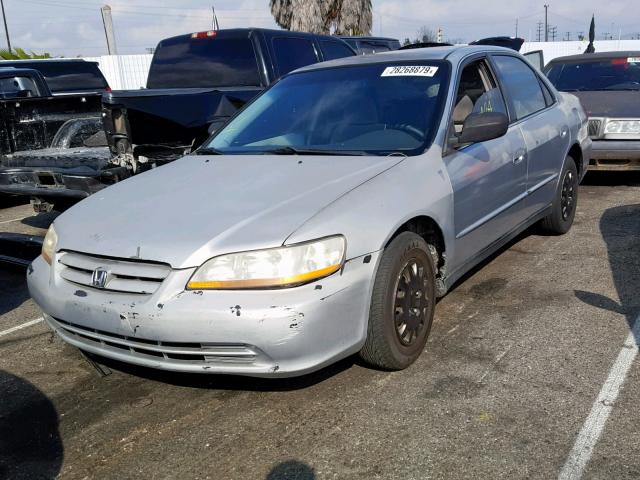 1HGCF86631A069154 - 2001 HONDA ACCORD VAL SILVER photo 2