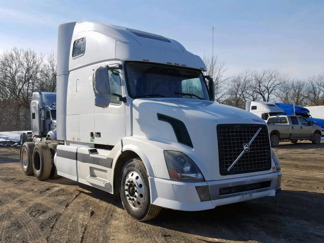 4V4NC9TG64N371221 - 2004 VOLVO VN VNL WHITE photo 1