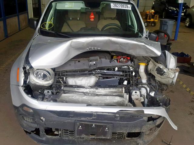 ZACCJBAB8JPH45385 - 2018 JEEP RENEGADE S ვერცხლისფერი ფოტო 7