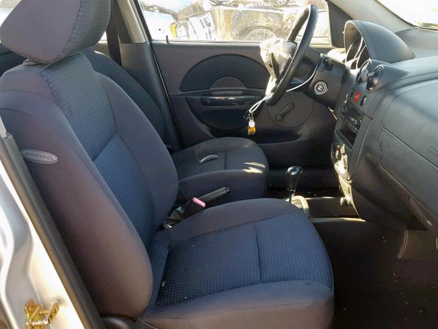KL1TD66606B601204 - 2006 CHEVROLET AVEO BASE ნაცრისფერი ფოტო 5