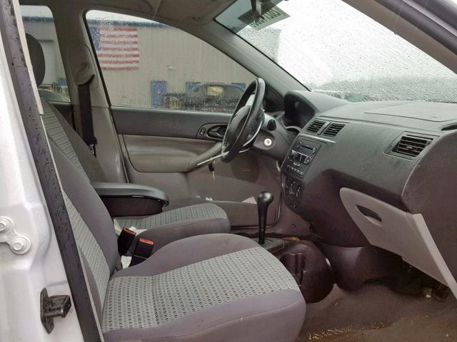 1FAFP34NX7W364226 - 2007 FORD FOCUS ZX4 WHITE photo 5