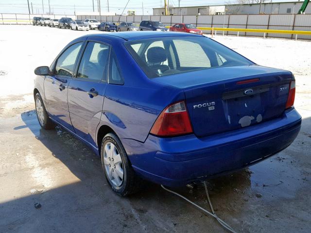 1FAFP34NX6W172612 - 2006 FORD FOCUS ZX4 BLUE photo 3