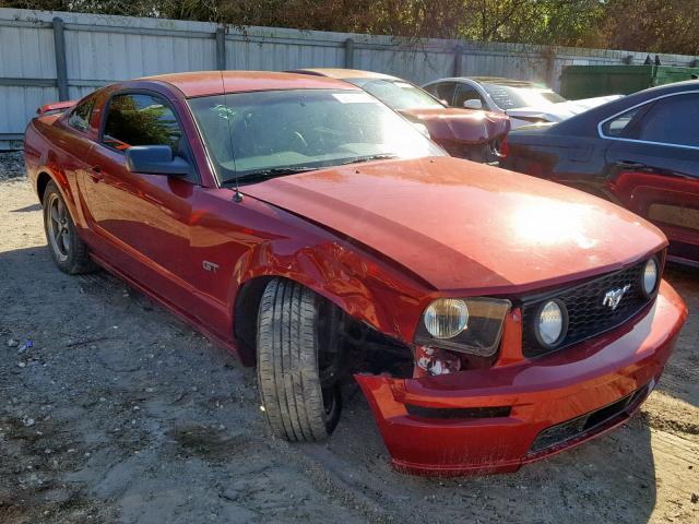 1ZVHT82H065142692 - 2006 FORD MUSTANG GT MAROON photo 1