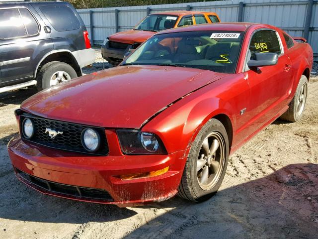 1ZVHT82H065142692 - 2006 FORD MUSTANG GT MAROON photo 2