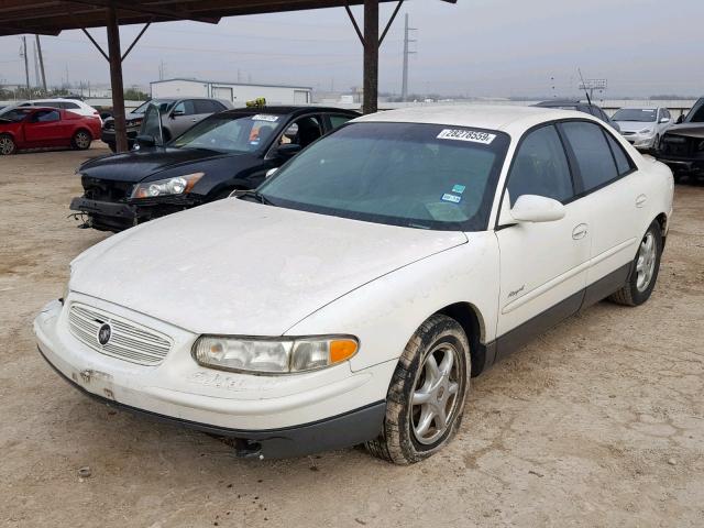 2G4WF551011234132 - 2001 BUICK REGAL GS WHITE photo 2