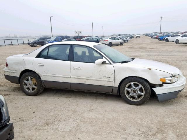 2G4WF551011234132 - 2001 BUICK REGAL GS WHITE photo 9