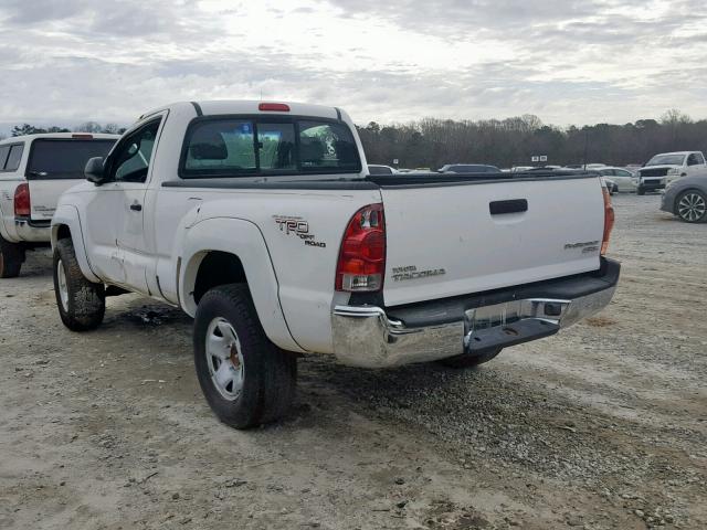 5TENX62N66Z300521 - 2006 TOYOTA TACOMA PRE WHITE photo 3