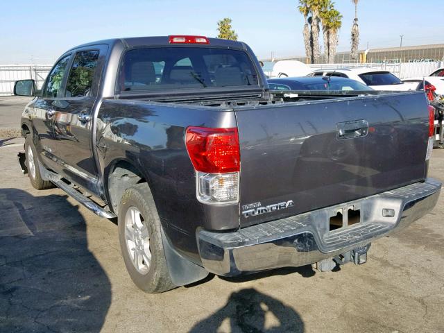 5TFEM5F18DX060998 - 2013 TOYOTA TUNDRA CRE CHARCOAL photo 3