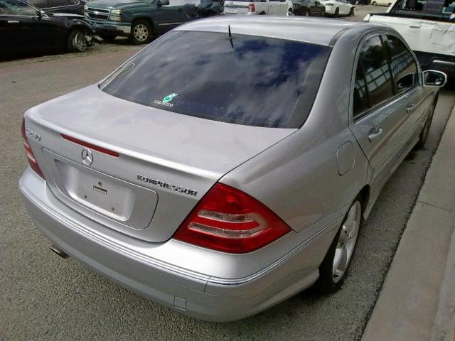 WDBRF40J25F669881 - 2005 MERCEDES-BENZ C 230K SPO SILVER photo 4