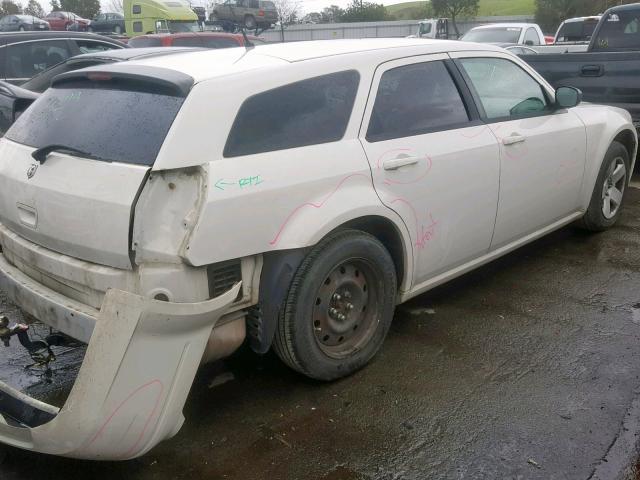 2D4FV47T48H130232 - 2008 DODGE MAGNUM WHITE photo 4