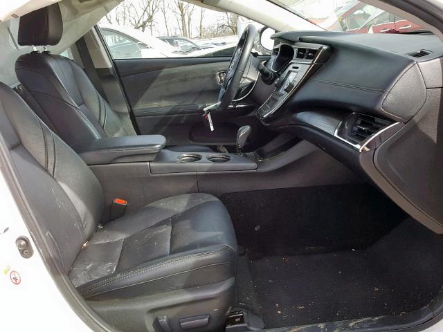 4T1BK1EB1GU204792 - 2016 TOYOTA AVALON XLE WHITE photo 5