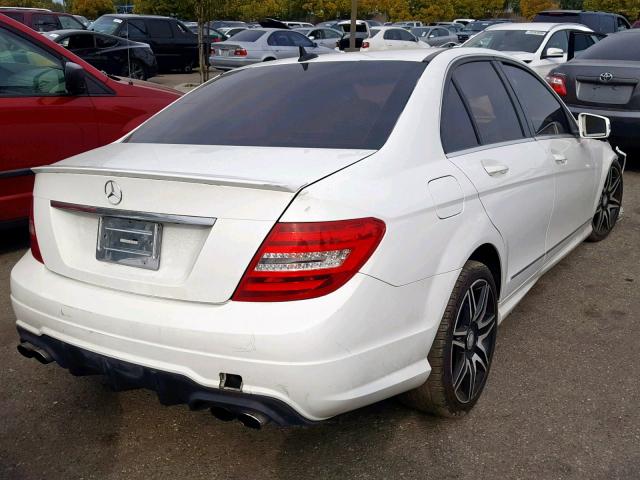 WDDGF4HB1DR264698 - 2013 MERCEDES-BENZ C 250 WHITE photo 4