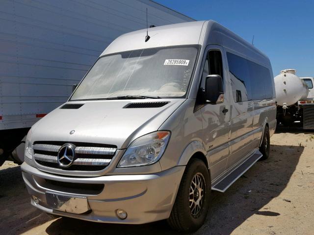 WD3PE8CC4D5751173 - 2013 MERCEDES-BENZ SPRINTER 2 SILVER photo 2