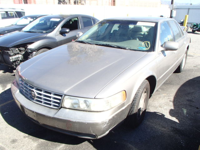 1G6KS54Y51U137657 - 2001 CADILLAC SEVILLE SL GOLD photo 2