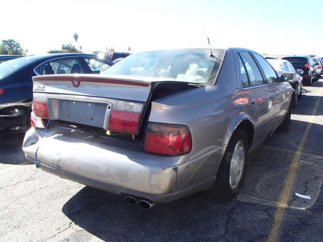 1G6KS54Y51U137657 - 2001 CADILLAC SEVILLE SL GOLD photo 4