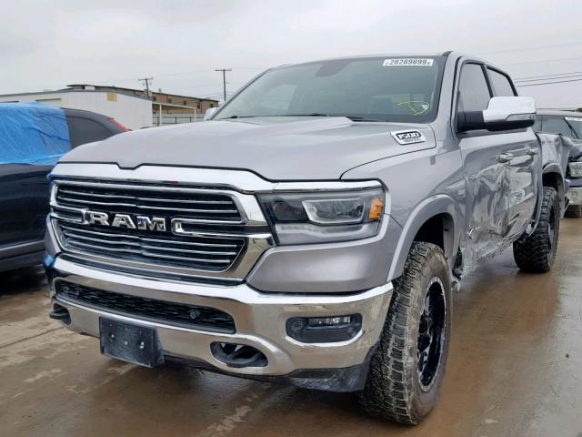 1C6SRFJT1KN587445 - 2019 RAM 1500 LARAM SILVER photo 2