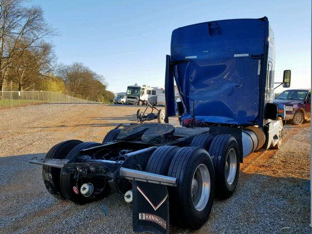 1XKADB9X76J114234 - 2006 KENWORTH CONSTRUCTI BLUE photo 4