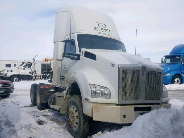 1XKZDP9X7KJ240930 - 2019 KENWORTH CONSTRUCTI WHITE photo 1