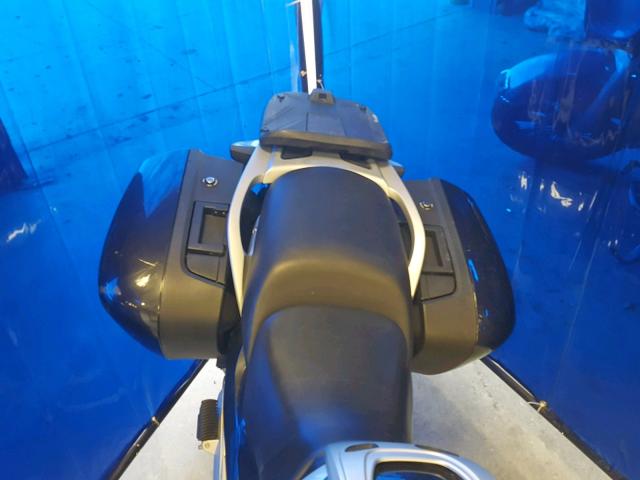 WB1044001BZW19374 - 2011 BMW R1200 RT GRAY photo 6