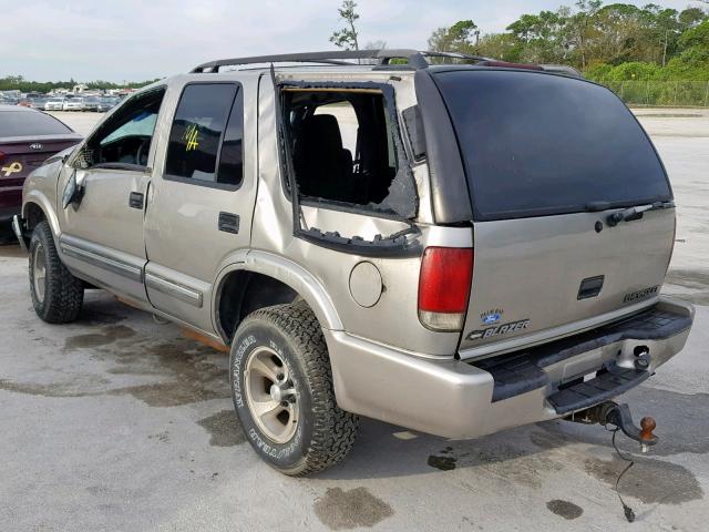 1GNCS13W7Y2170554 - 2000 CHEVROLET BLAZER GRAY photo 3