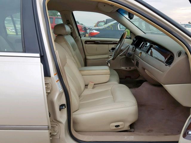 1LNHM83W91Y633018 - 2001 LINCOLN TOWN CAR C BEIGE photo 5