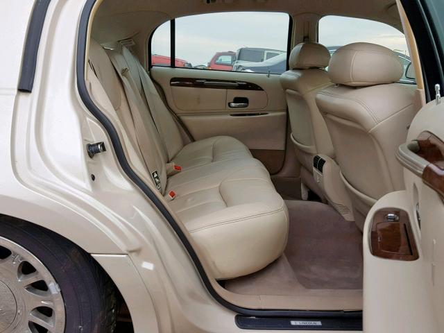 1LNHM83W91Y633018 - 2001 LINCOLN TOWN CAR C BEIGE photo 6