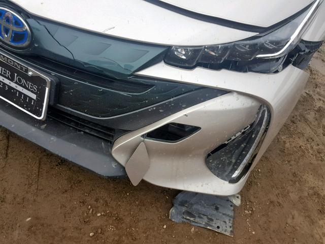 JTDKARFP9H3004895 - 2017 TOYOTA PRIUS PRIM 银色 照片 9