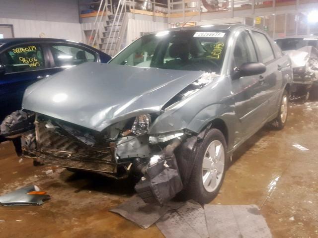 1FAHP34N76W247646 - 2006 FORD FOCUS ZX4 GRAY photo 2