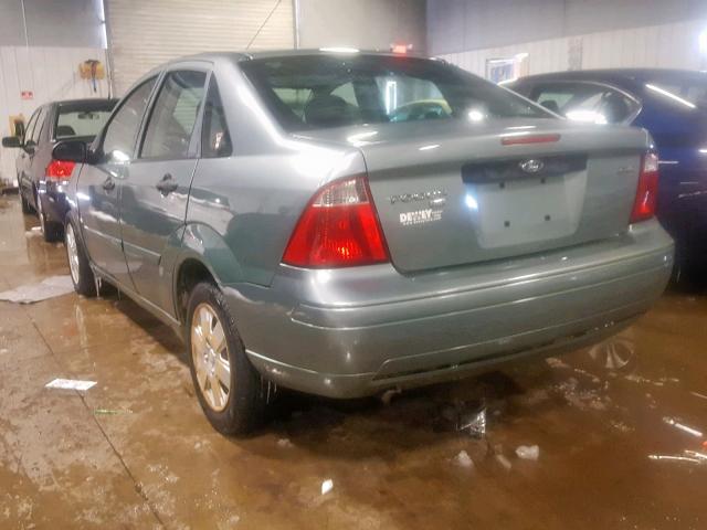 1FAHP34N76W247646 - 2006 FORD FOCUS ZX4 GRAY photo 3