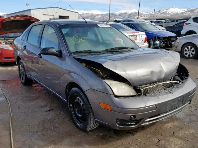 1FAFP34NX6W242707 - 2006 FORD FOCUS ZX4 GRAY photo 1