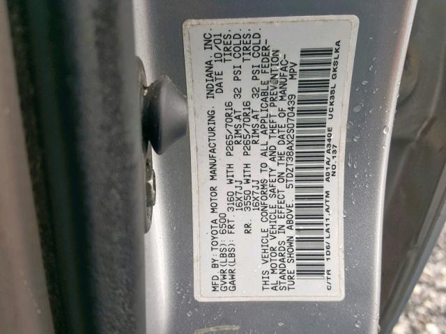 5TDZT38AX2S070439 - 2002 TOYOTA SEQUOIA LI SILVER photo 10