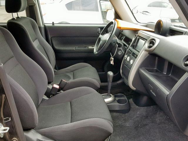 JTLKT324040147057 - 2004 TOYOTA SCION XB BROWN photo 5