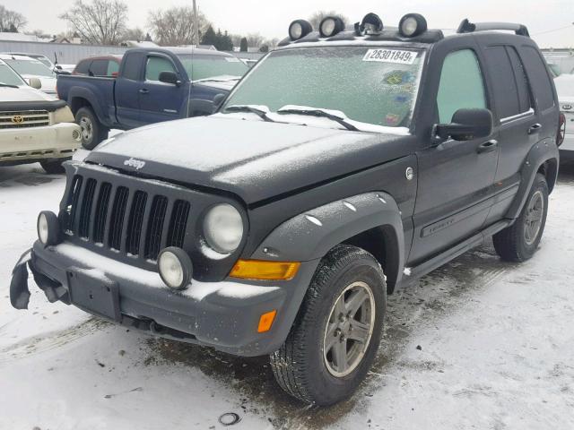 1J8GL38K15W522114 - 2005 JEEP LIBERTY RE BLACK photo 2