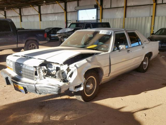 2FACP74F3LX126896 - 1990 FORD CROWN VICT WHITE photo 2